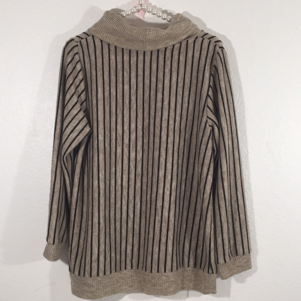 White Berry Women’s Turtleneck Long Sleeve Large - Picture 2 of 4